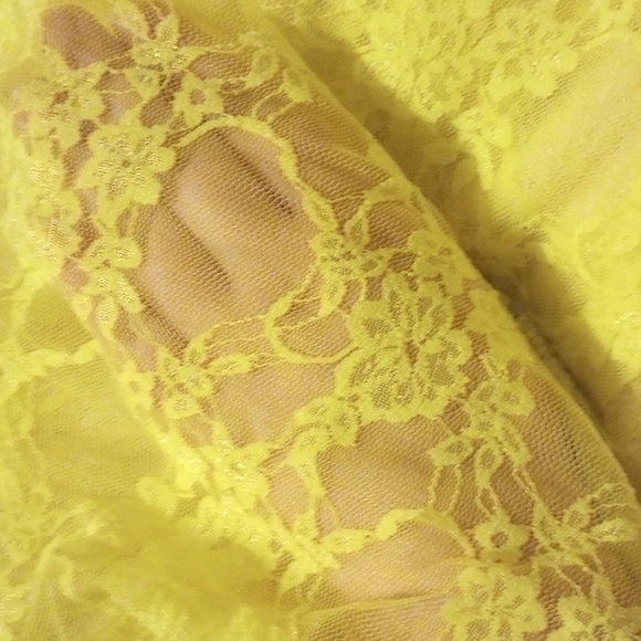 Concert yellow mesh top size small - Picture 4 of 5